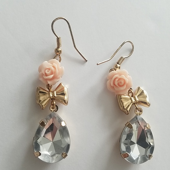 Jewelry - Classic Elligance rose bow crystal drop earrings